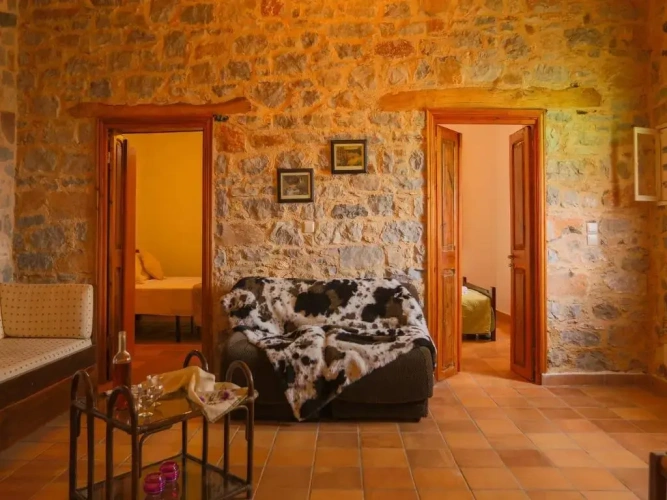 2 Bedrooms Cottage