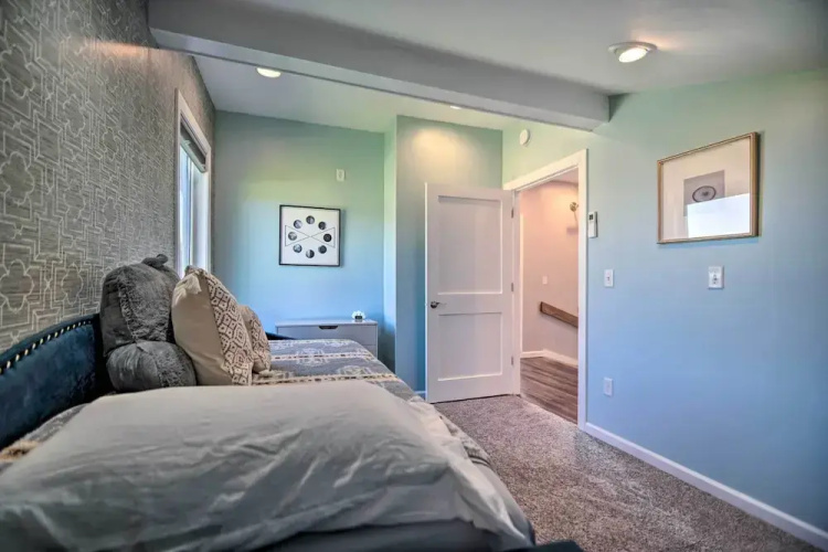 Home on Fox River: Modern Decor Style!