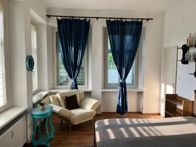 Arnie Apartman