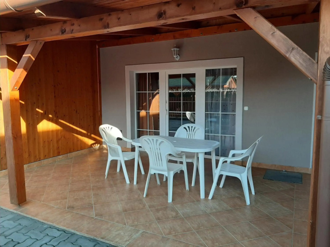 22 féröhelyes apartman