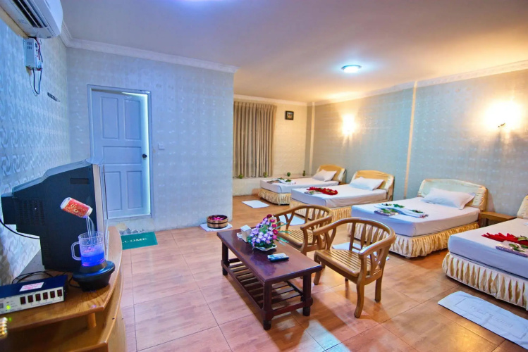Hotel Mandalay