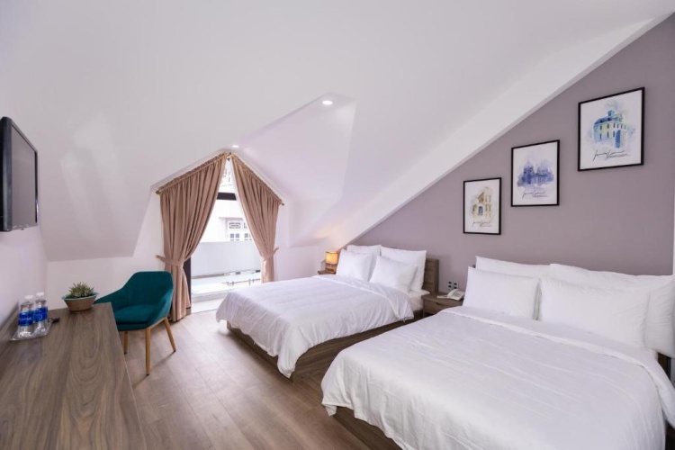 Standard Quadruple room with balcony