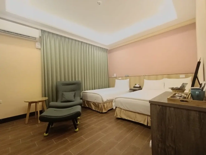 Standard Triple room