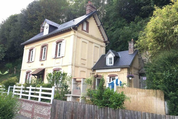 3 Bedrooms Villa