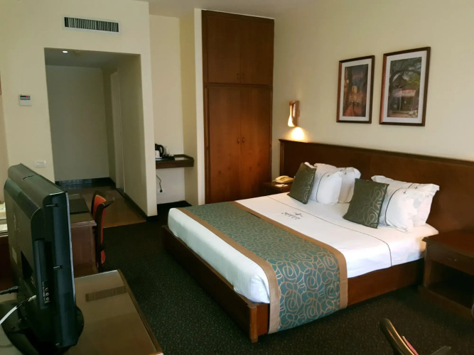 Madisson Hotel