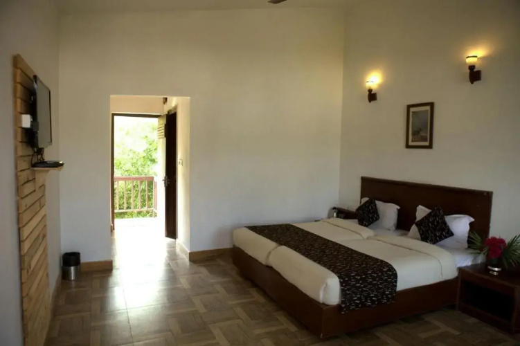 Corbett Rattan Elwood Resort