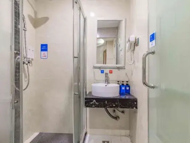 Chuncheng Hotel Lundu