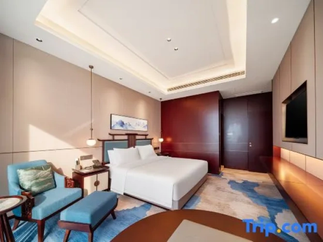 Business Double Suite with lake view