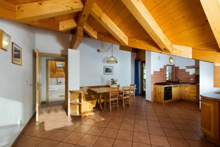 3 Bedrooms Apartment