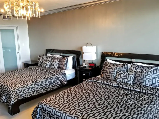 Alexander 604 3 Bedroom Apts by RedAwning