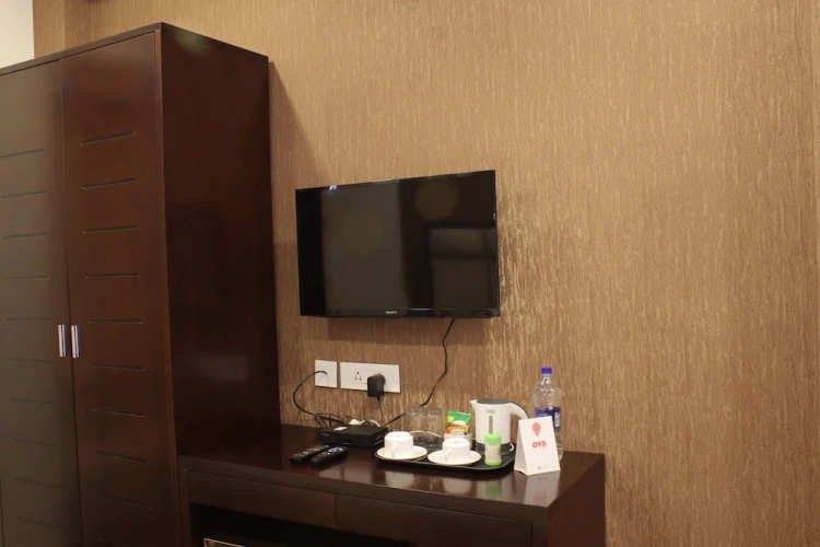 Deluxe Double room with city view