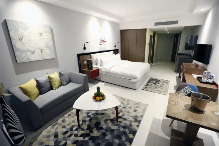 The Ray Hotel & Studios