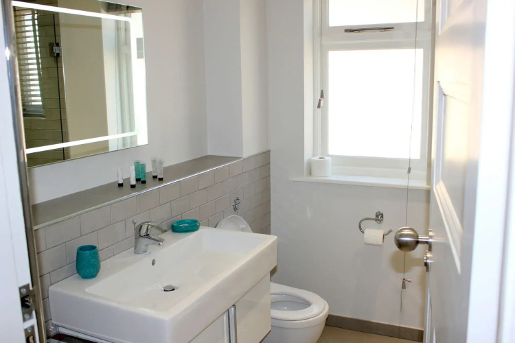 Peymans - The Luxurious Duplex Serviced Apartment