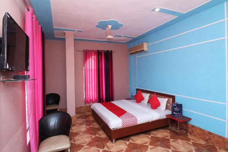 Collection O Raj Mahal
