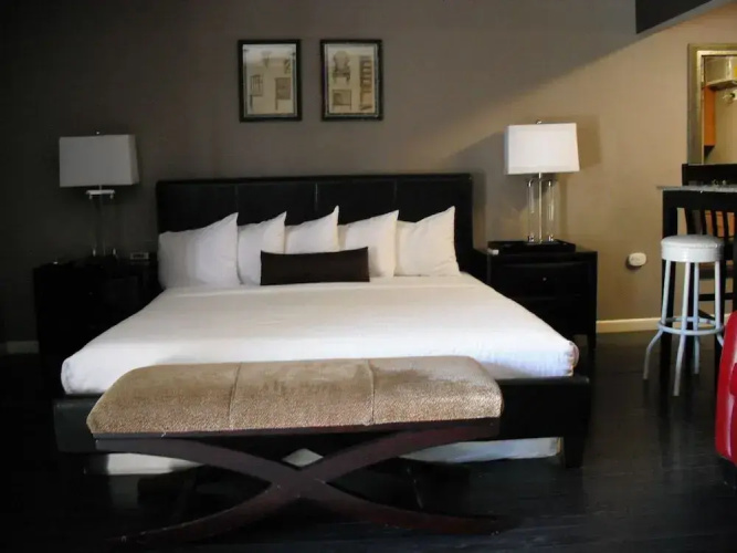 Avanti Hotel