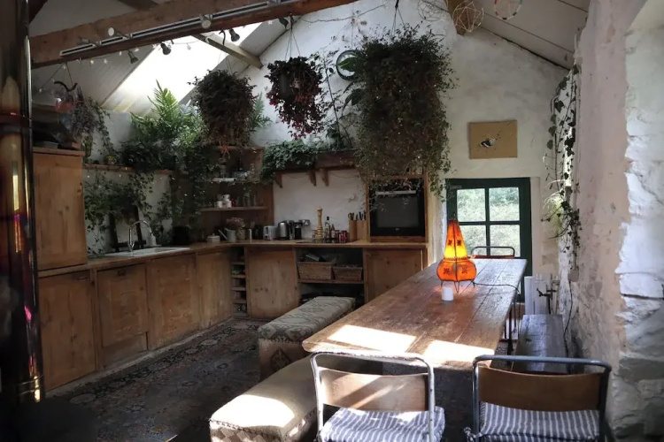 Hapus Hideaway Retreat Site, Sleeps 29