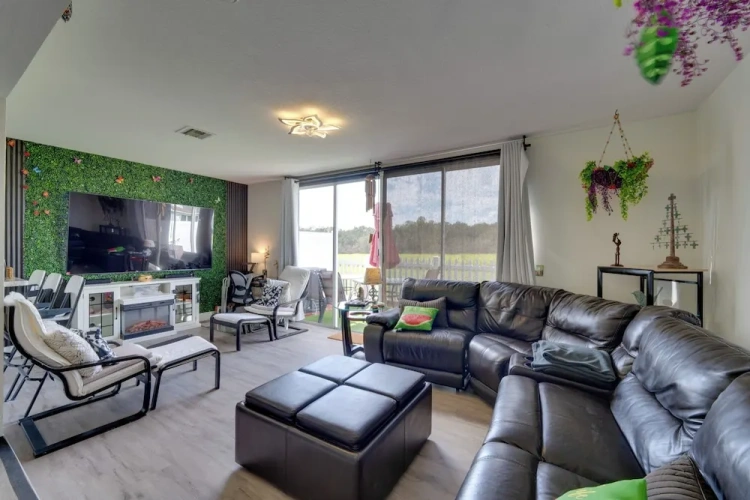 3 Bedrooms Apartment