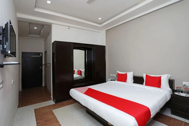OYO 10967 Dhola Maru Resort