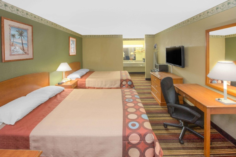 Standard Quadruple room