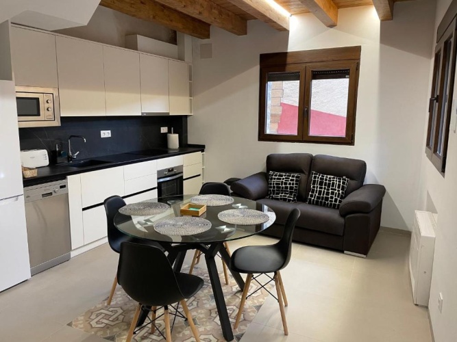 2 Bedrooms Cottage