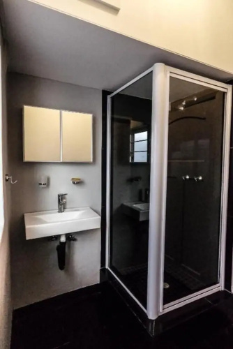 3 York Apartment