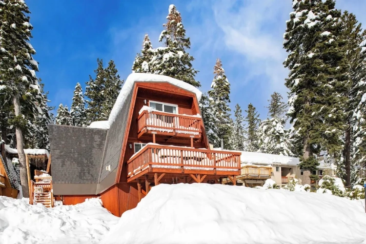 3 Bedrooms Cottage with balcony