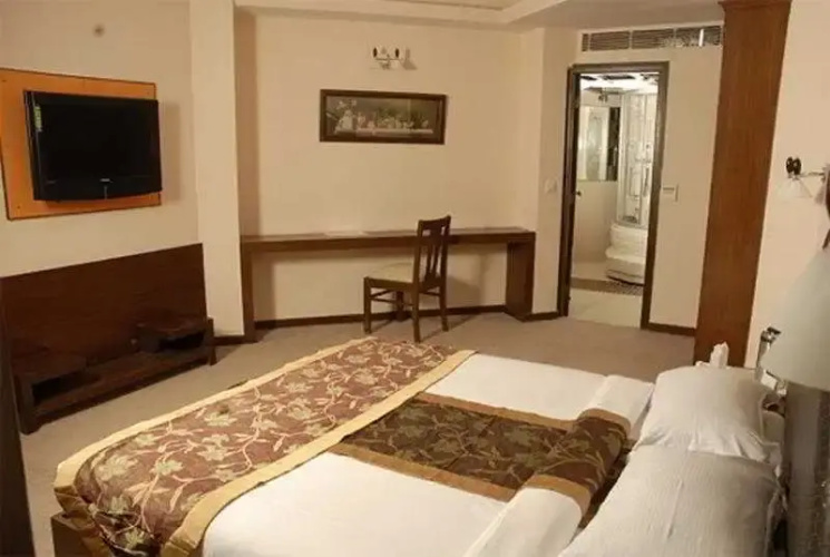 The River Crescent Resort