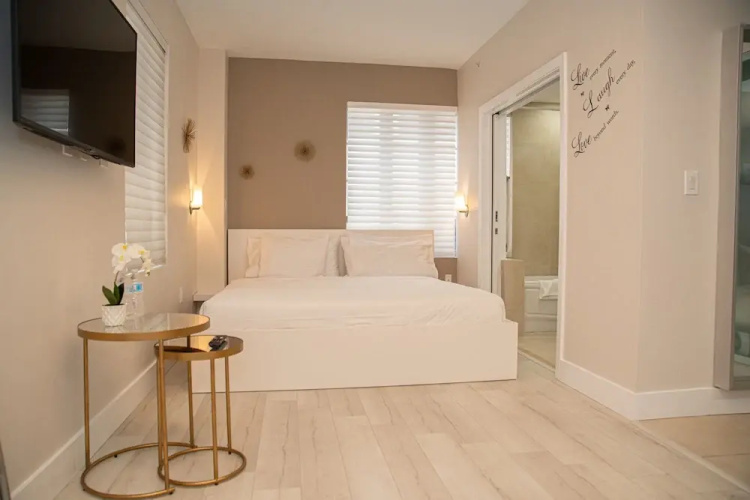 Allure Suites