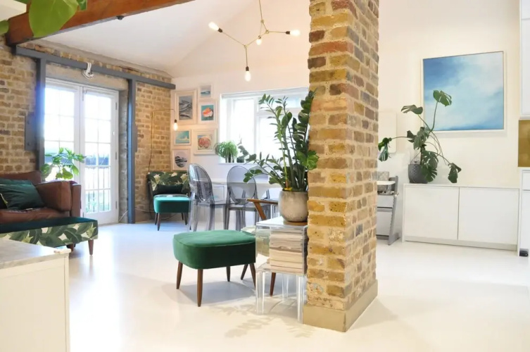Stunning Warehouse Conversion in Great Location