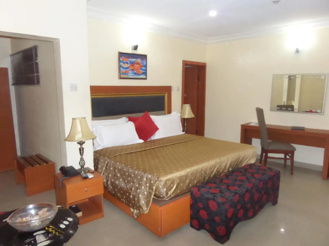 Adna Hotel