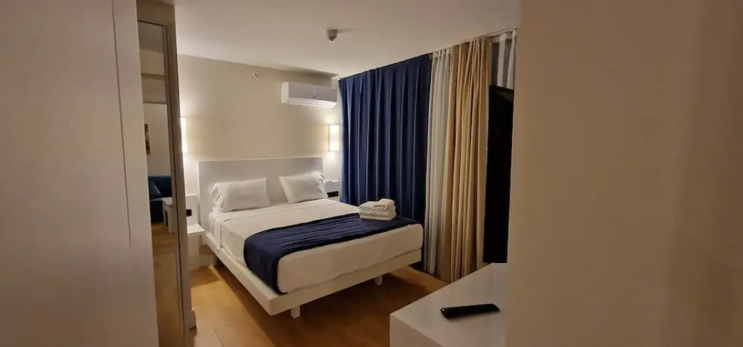 Deluxe Studio