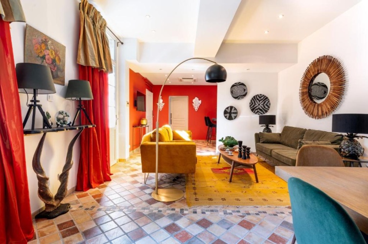 3 Bedrooms Apartment