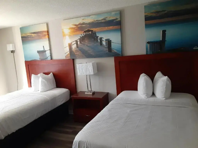 Days Inn by Wyndham Ozark