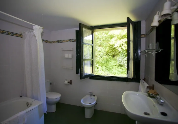 3 Bedrooms Cottage