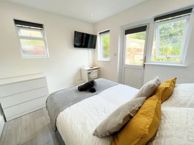 Minet Gardens Central-Suite 3