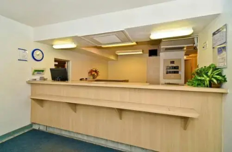 Americas Best Value Inn St. Louis/north