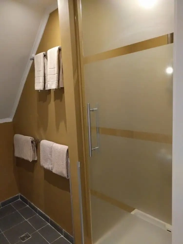 Standard Quadruple room with canal view