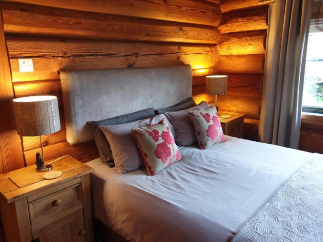 2 Bedrooms Chalet