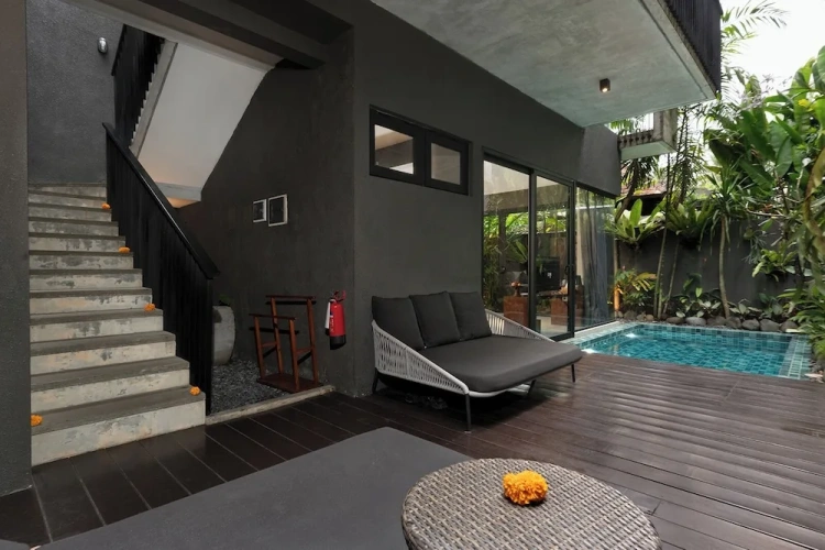 2 Bedrooms Duplex Villa