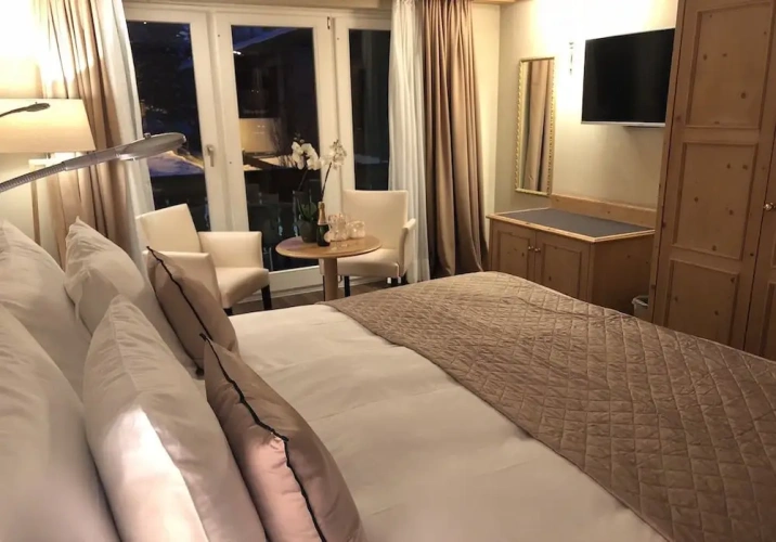 Superior Double room with balcony and with mountain view