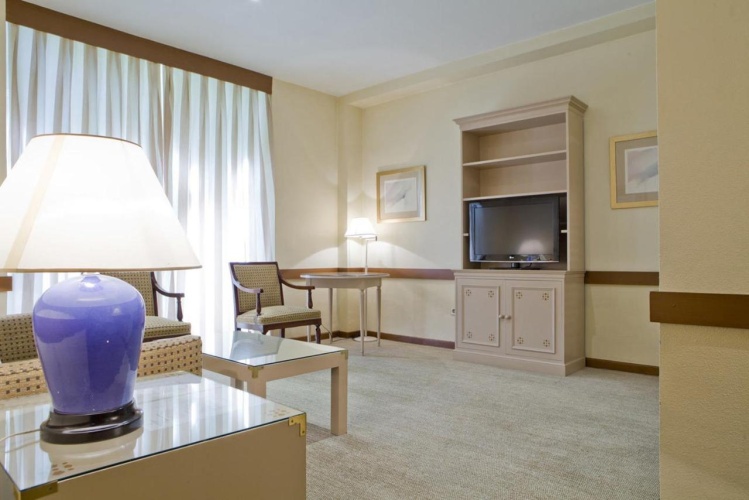 Espahotel Plaza Basilica photo 12