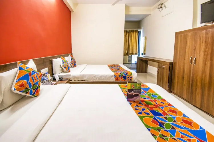 FabHotel Kumar