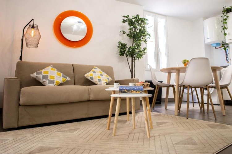 1 Bedroom Apartment