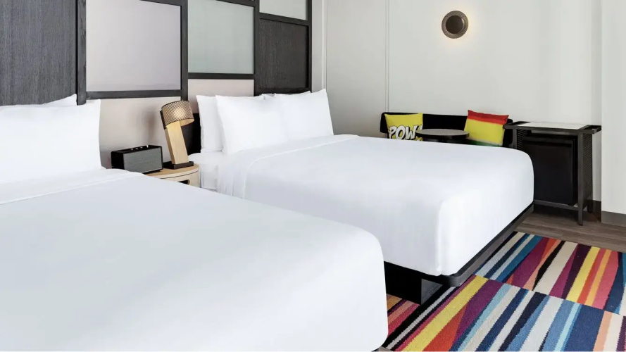 Standard Quadruple room with city view