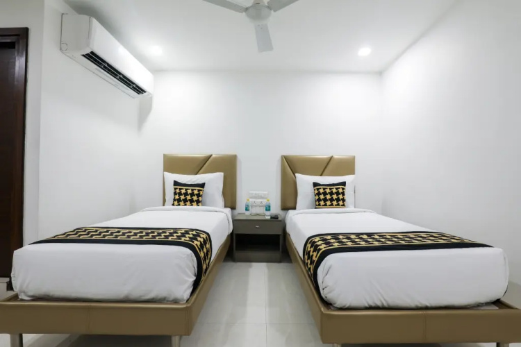 D Suites by OYO Rooms