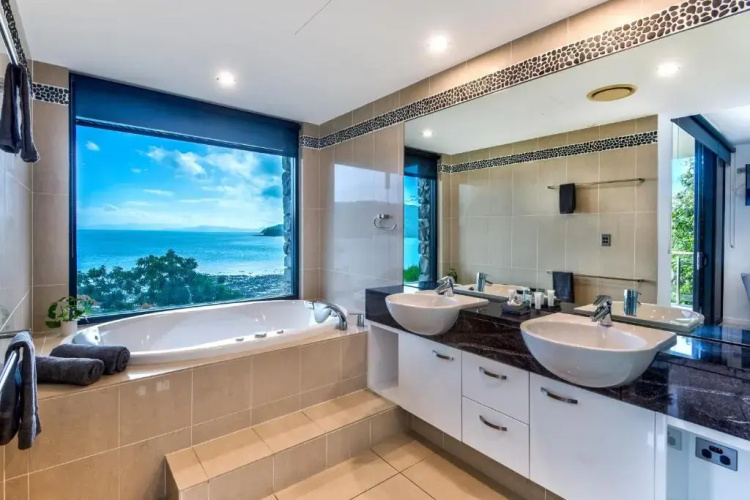 The Edge 5 - Hamilton Island