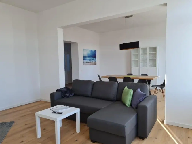 3 Bedrooms Apartment