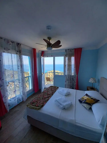 Laila Otel Karaburun