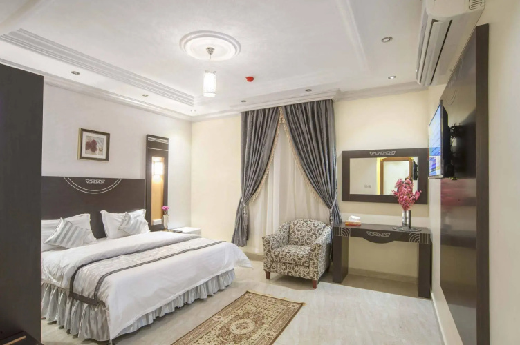 Al Ezzah Palace Hotel Suites