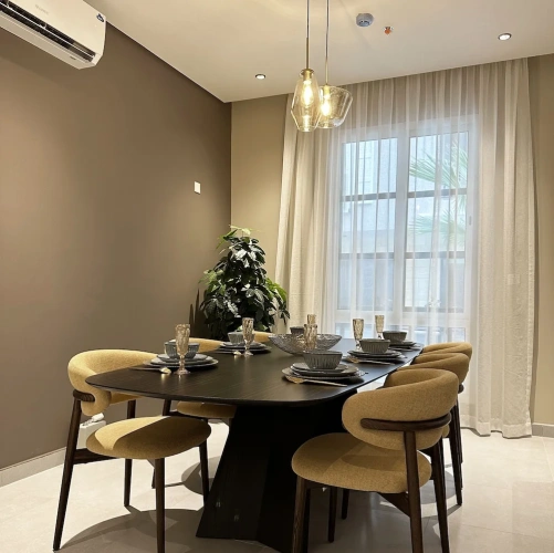 3 Bedrooms Apartment